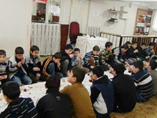 'Gençler Hayatımıza Taze Kan Verir'