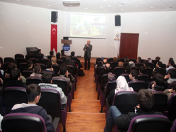 Tarih Bilinçli Olarak Yanlış Anlatılıyor