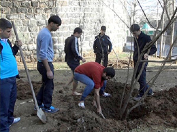 Belediye'nin Yapmadığını Esnaf Yapıyor
