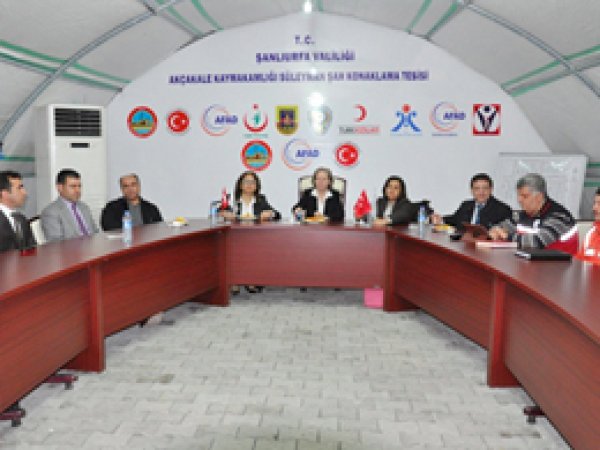 Rektörler Çadır Kentte