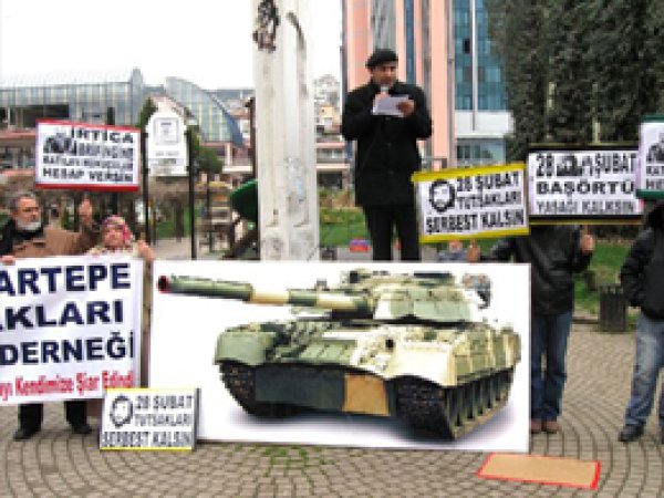 '28 Şubat Mağduru Tutsaklar Serbest Bırakılsın'