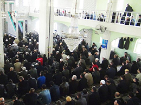 'Allah'ı Sevmek O'na Kulluk Etmektir'
