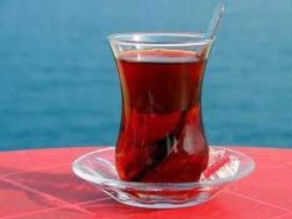 2 Saat Kitap Okuyana Çay Bedava