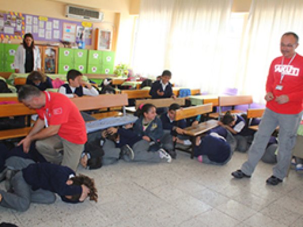 Öğrencilere Deprem Eğitimi