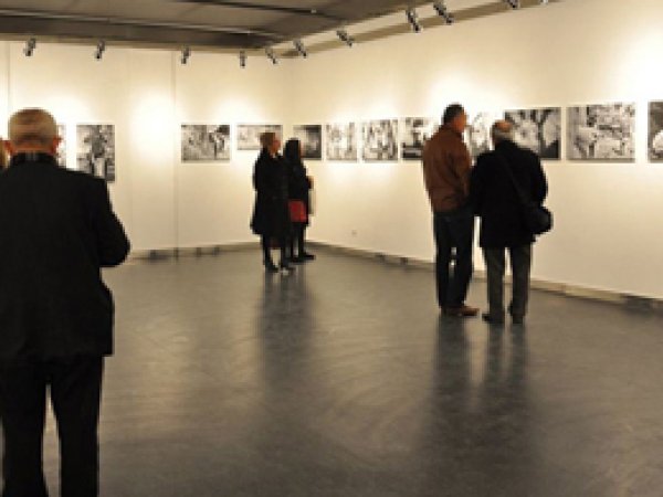 İzmir'de 'REŞ' Fotoğraf Sergisi Açıldı