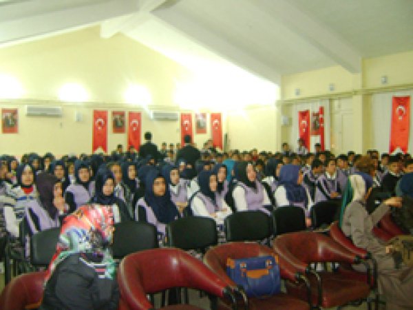 Çınar'da 'İmam Hatip ve Gençlik' Programı