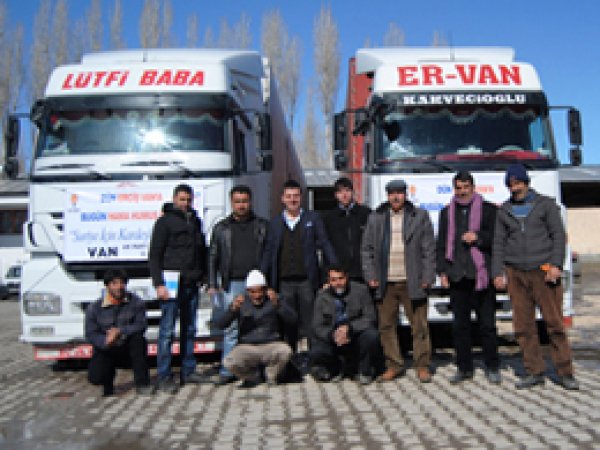 Van'dan Suriyeli Mültecilere Yardım