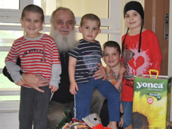İMKANDER'den Çeçen Muhacirlere Yardım