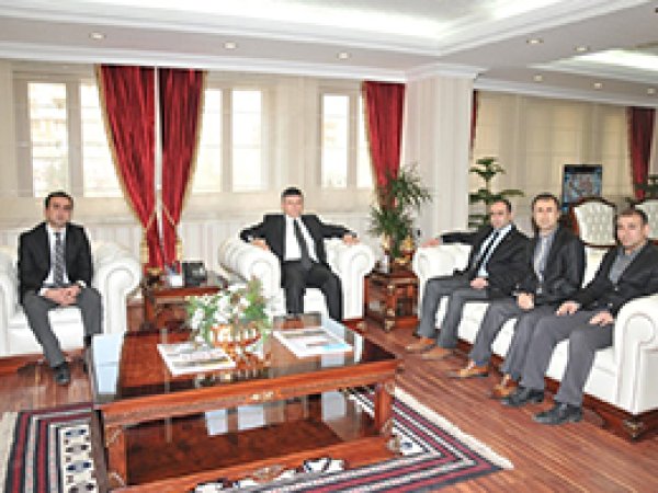'Sokaktan, Aydınlık Yarınlara'