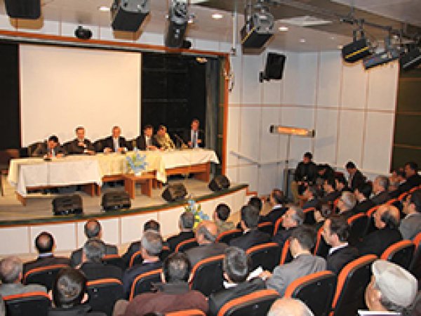 Bitlis Valisi STK ve Muhtarlarla Bir Araya Geldi