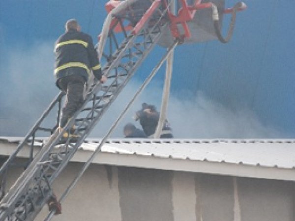 Ağrı Kültür Merkezinde Yangın Çıktı