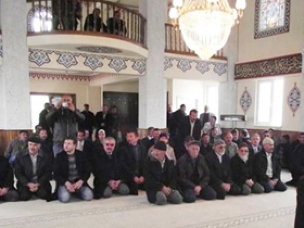 Sivas Gazi Osman Paşa'da İnşa Edilen Cami İbadete Açıldı