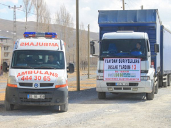 İHH'dan Suriyelilere İlaç Yardımı