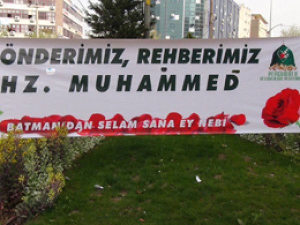 Caddeler Peygamber Aşkıyla Süslendi