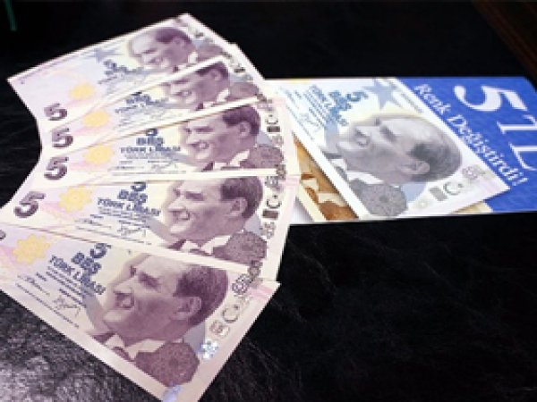Yeni 5 Liralık Banknotlar Piyasada