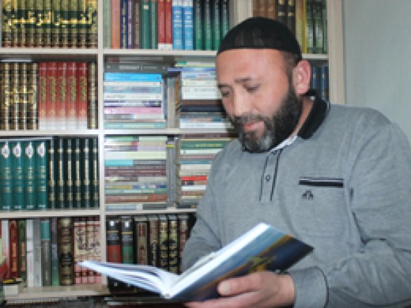 'O'nu (sav) Sevmek Sünnetini Tatbik Etmekle Olur" 