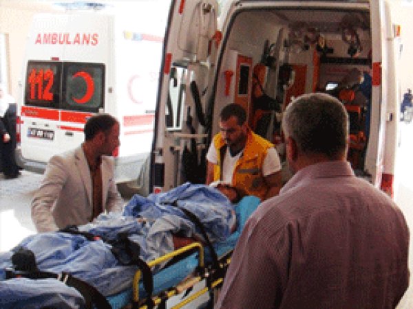Nusaybin'de Trafik Kazası: 2 Ölü 4 Yaralı