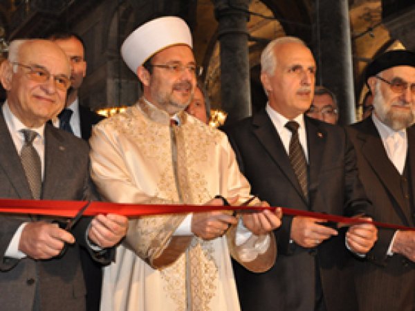 Ayasofya'da Hüsn-i Hat Sergisi Açıldı