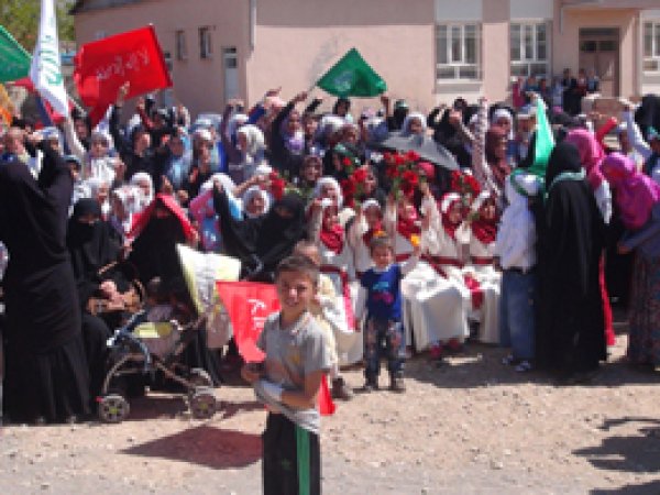 Hemzeyin Köyü'nde Kutlu Doğum Coşkusu