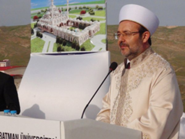 'Üniversite ve Cami Birbirine Yakışan Iki Müessesedir'