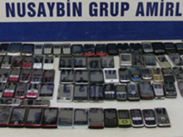 Nusaybin'de Kaçak Cep Telefonu Ele Geçirildi 