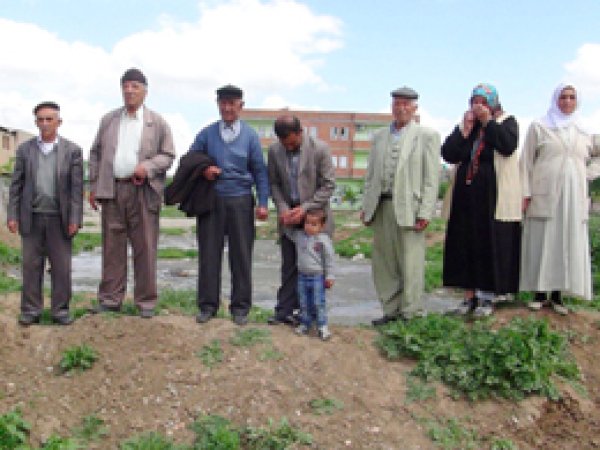 Çamlıtepeliler Belediyeye Tepkili