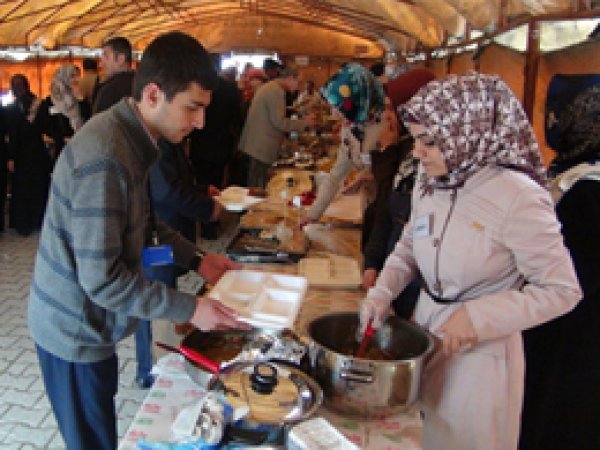 Fakir Öğrenciler Yararına Kermes