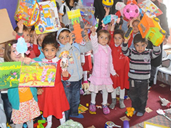 Köy Çocukları İçin Oyuncak Kampanyası