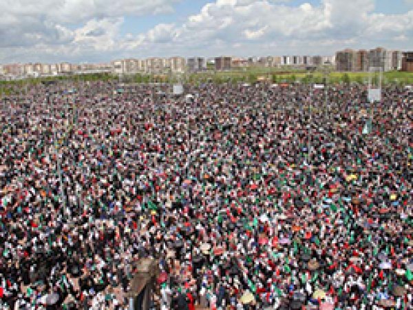 CİHAN: Nevruz Alanı Kutlu Doğum İçin Doldu