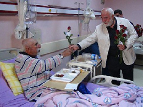 Kutlu Doğuma Güllü Davet