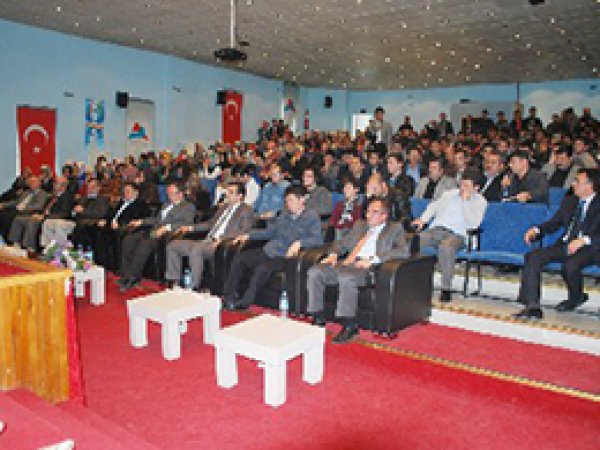 Önce Müslümanlar Arasında Diyalog Sağlanmalı