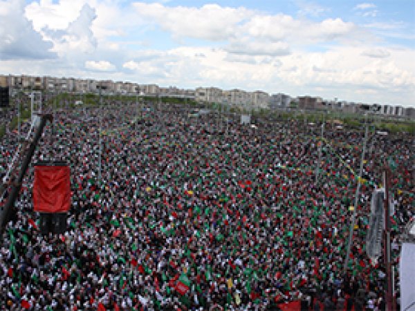 Diyarbakır'da Gerçekleşen Tarihi Etkinliğin Tamamı 1 (HD)