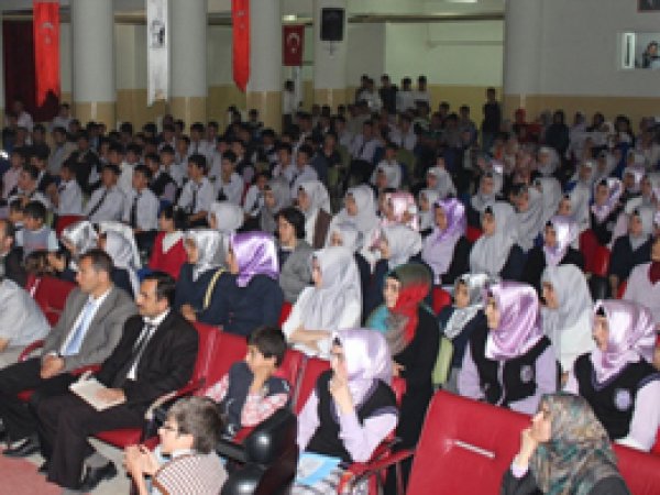 Kozluk İmam Hatip Lisesi'nde Kutlu Doğum Programı
