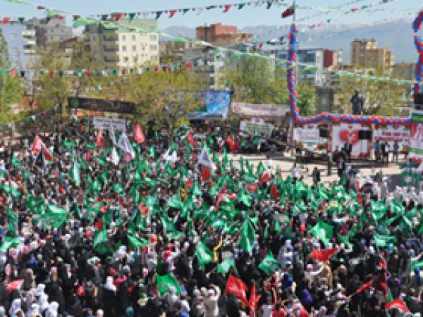 'Kurtuluş Allah ve Resulü'ndedir'