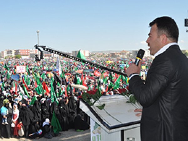 'Resulullah'ın İsmi ve İslam Kardeşliği Çatısı Altında Yaşayalım'
