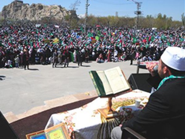 CİHAN: Van'da Kutlu Doğum Konseri Büyük İlgi Gördü
