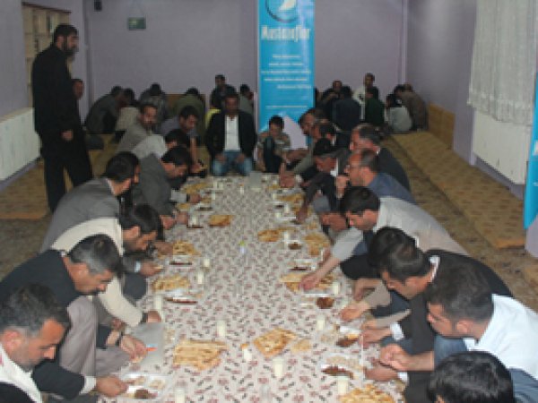 Bingöl Peygamber Sevdalıları'ndan Teşekkür Yemeği