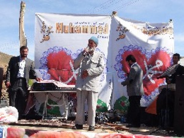 Arakonak Beldesinde Kutlu Doğum Coşkusu