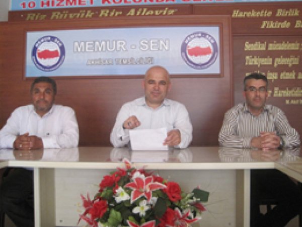 Memur Sen, Vergi Dairesi Müdürünün İstifasını İstedi