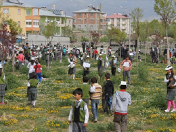 Van'da "Fidan Kardeşliği" Projesi