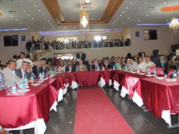 'O (sav) Nurla Onurlandık'