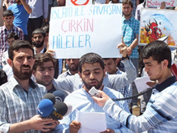 'Zehirli 'Duman'lar Değil İslami Hava İstiyoruz'
