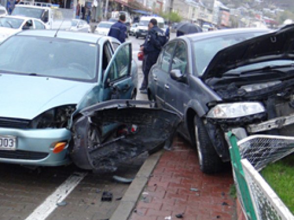 Bingöl'de Trafik Kazaları; 6 Ölü, 95 Yaralı