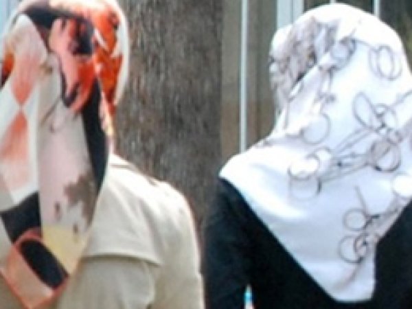 Dört Parti Kamuda Başörtüsünde Uzlaştı