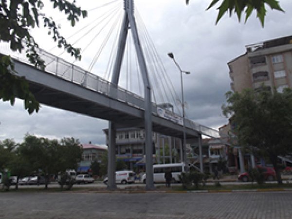 Kovancılar'da Üst Geçit Yapıldı