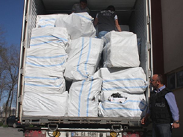 Ağrı'da 83 bin Paket Kaçak Sigara Ele Geçirildi