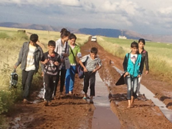 Viranşehir'de Öğrencilerin Çamur Çilesi