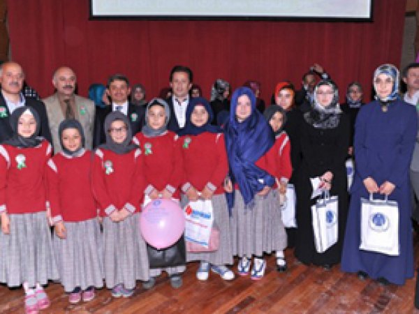 Ayet ve Hadis Ezberleyen 93 Öğrenciye Umre