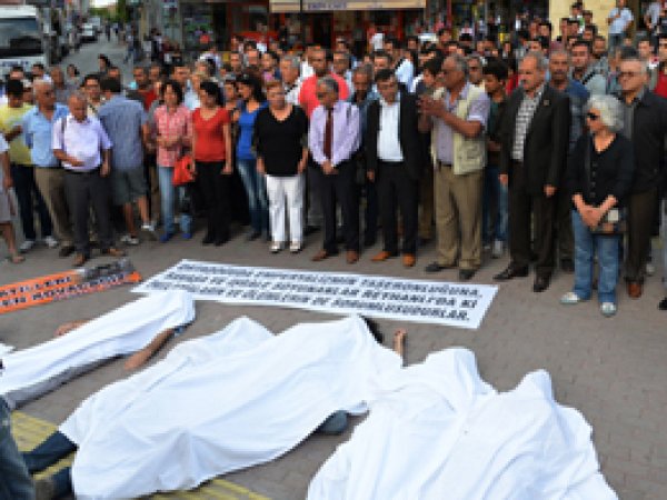 Tarsus'ta Kefenli Reyhanlı Protestosu