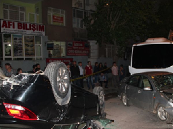 Askeri Araç 5 Otomobili Biçti 